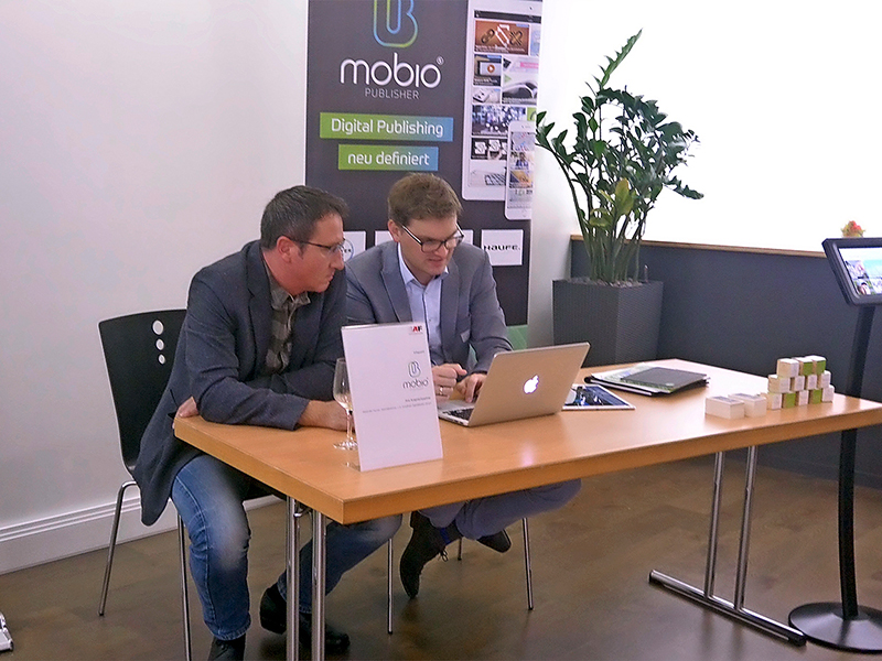 Spannende Gespräche am mobio Infopoint