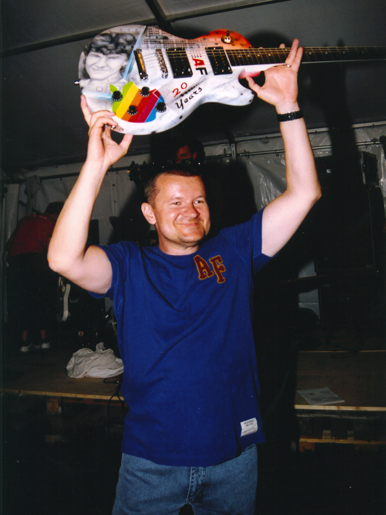 Urs Felber mit Gitarre